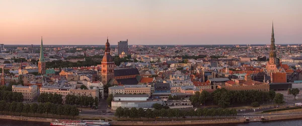 Widok Dach Riga Zachodzie Słońca Architektury Miejskiej Rzeki Daugava Widok — Zdjęcie stockowe
