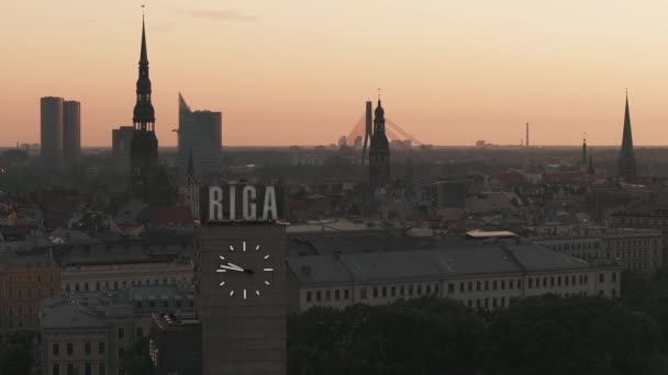 Vista Aérea Panorámica Catedral Riga Casco Antiguo Riga Letonia Puesta — Vídeo de stock