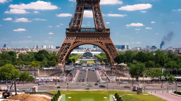Beautiful Champ Mars Eiffel Tower Timelapse Sunny Summer Day Paris — Stock Video