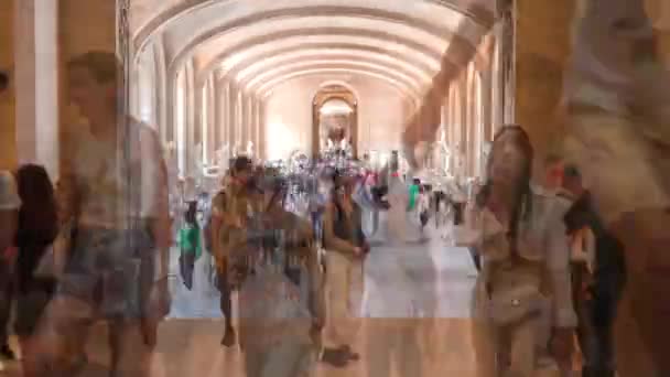 Tourists Louvre Museum Having Exploring Different Art Galleries Artworks Walls — Stock Video