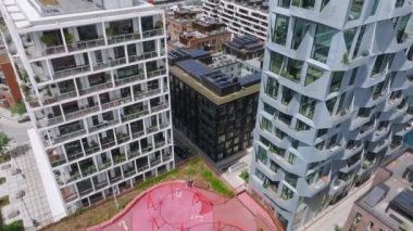 Indre Osterbro, Nordhavnen bölgelerinin hava manzarası. Kopenhag, Danimarka 'nın yeni modern bölgesi. Güzel modern binalar, Portland Kuleleri ve BM.