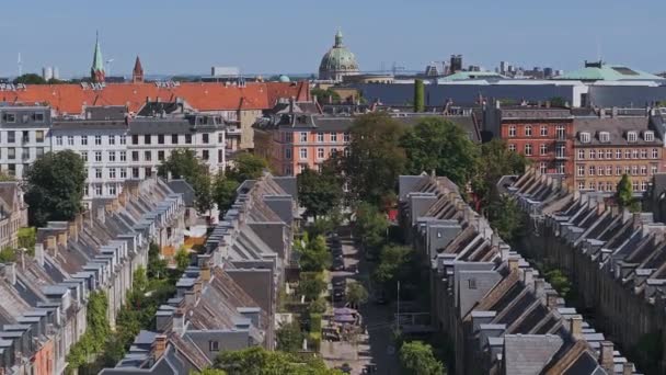 Vista Aérea Dos Telhados Bairro Kartoffelraekkerne Oesterbro Copenhague Dinamarca Bairro — Vídeo de Stock