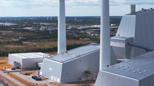 発電所の空中ビュー 世界で最も美しく 環境に優しい発電所の一つ デンマークのコペンハーゲンでのEsgグリーンエネルギー — ストック動画