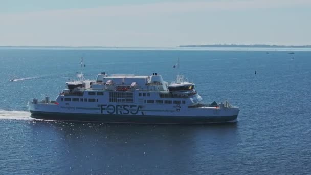 Ferry Boat Floating Open Sea Transportation Liner Shipping Cars People — Stok Video