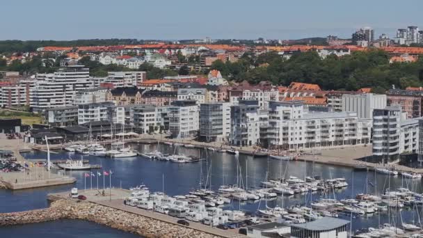 중심의 스웨덴의 헬싱보리 항구의 헬싱보리 항구에 근처의 마을이다 아름다운 — 비디오