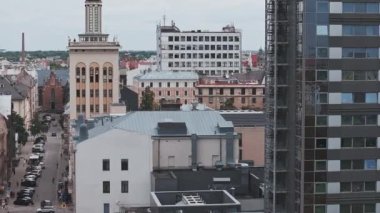Riga şehrinin güzel hava manzarası - Letonya 'nın başkenti. Eski Riga kasabası. 