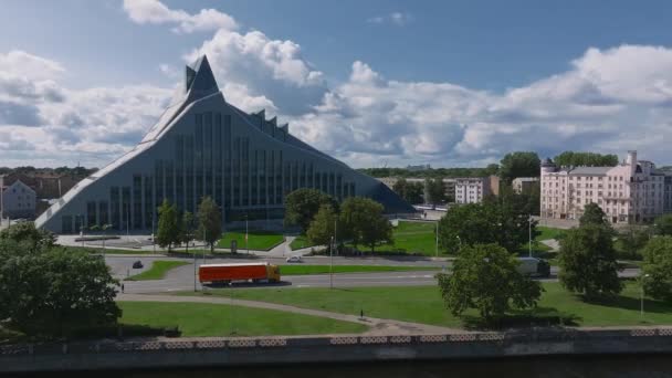 Luchtfoto Van Letse Nationale Bibliotheek Riga Letland — Stockvideo