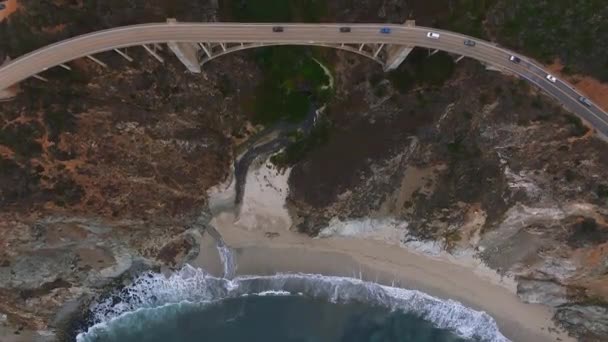 Oceano Pacífico Banha Bela Costa Califórnia Não Muito Sul Monterey — Vídeo de Stock