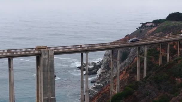 Stilla Havet Sköljs Kaliforniens Vackra Kust Inte Långt Söder Monterey — Stockvideo