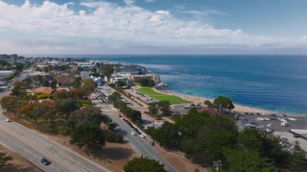 Vista Aérea Del Acuario Monterey Bay Pacific Grove Con Muchos — Vídeo de stock