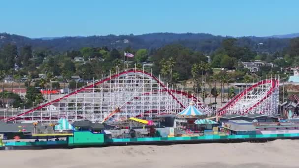 Πάρκο Διασκέδασης Στη Σάντα Κρουζ Santa Cruz Boardwalk Εναέρια Θέα — Αρχείο Βίντεο