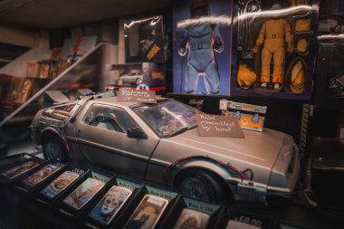 De Lorean 'ın İtalya' daki Universal Stüdyolarındaki Geleceğe Dönüş modeli.