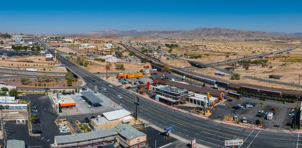 Aerial View Sunlit Beige Toned Barstow Town Amidst Desert Terrain — Stock Photo, Image
