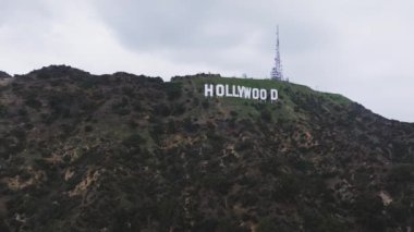 Los Angeles, ABD 'deki Hollywood tabela bölgesi. Los Angeles 'taki Hollywood tabelasının güzel hava manzarası. 