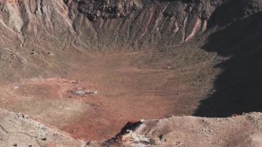 Arizona 'daki Meteor Krateri Doğal Kent Simgesi' nin hava görüntüsü. Göktaşı krateri, uzaydan. Bu görüntünün elementleri NASA tarafından döşenmiştir. Yüksek kalite fotoğraf
