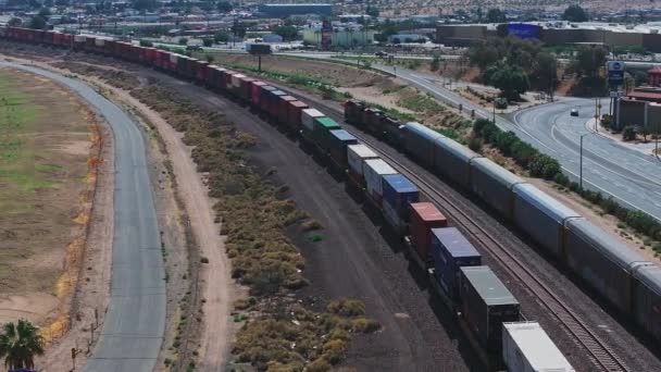 Kaliforniya Nevada Eyaletlerinden Geçen Tren Amerika Daki Tren Lojistiğinin Hava — Stok video