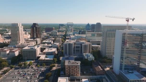 위에서 새크라멘토 도시의 지평선에 브릿지와 시내의 — 비디오
