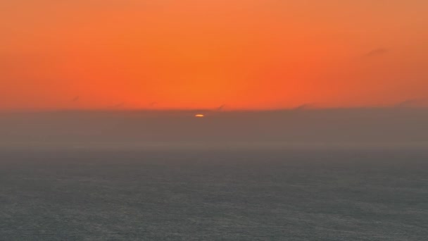 カリフォルニアの雲の上の美しい夕日 アメリカ — ストック動画