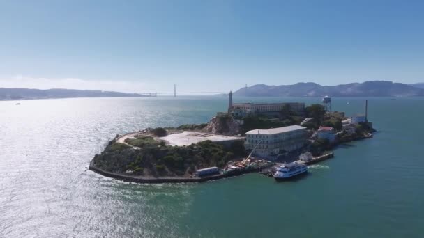 Vista Aérea Isla Alcatraz Bahía San Francisco Vista Cerca Clásica — Vídeos de Stock
