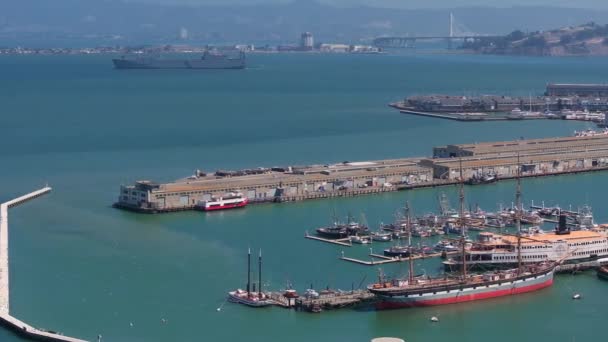 Вид Воздуха Залив Сан Франциско Недалеко Центра Города Множество Пирсов — стоковое видео