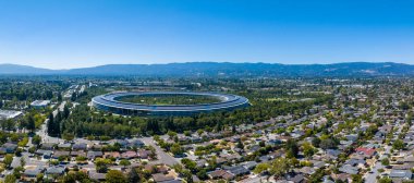 Ana Apple ofis binasının havadan görüntüsü - California, ABD 'de bir uzay gemisi.