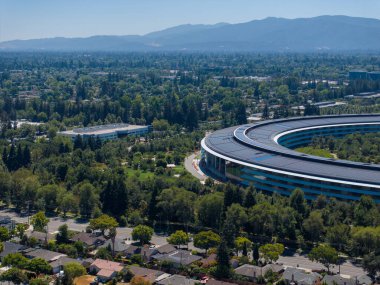 Ana Apple ofis binasının havadan görüntüsü - California, ABD 'de bir uzay gemisi.