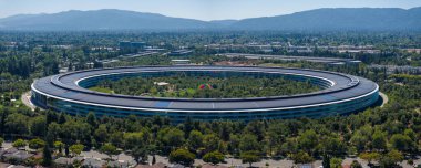 Ana Apple ofis binasının havadan görüntüsü - California, ABD 'de bir uzay gemisi.