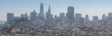 San Francisco şehir merkezinin panoramik hava manzarası.