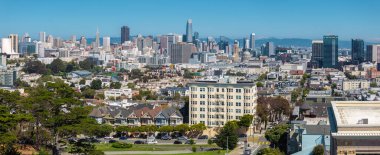 San Francisco 'nun Alamo Square CA' daki ünlü manzarasının havadan görüntüsü, ABD