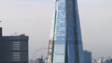 Londra Şehri 'nin gökdelenlerinin havadan görünüşü. Parça 'nın görünümünü kapat. 