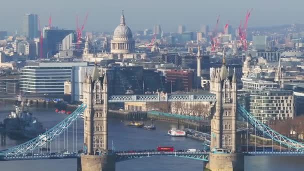 Londra Daki Tower Bridge Havadan Görüntüsü Londra Nın Ünlü Köprülerinden — Stok video