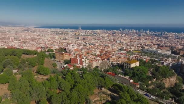 Vista Aérea Barcelona City Skyline Atardecer Residencial Famosa Red Urbana — Vídeos de Stock