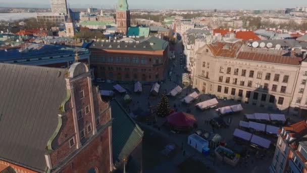 拉脱维亚里加圣诞市场的空中景观 — 图库视频影像