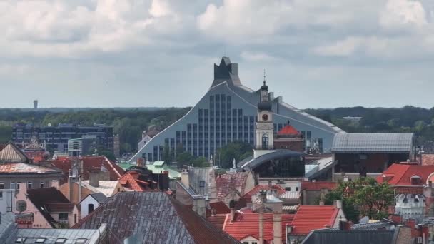 从上面俯瞰美丽的里加空中风景 拉脱维亚首都里加古城的全景 — 图库视频影像