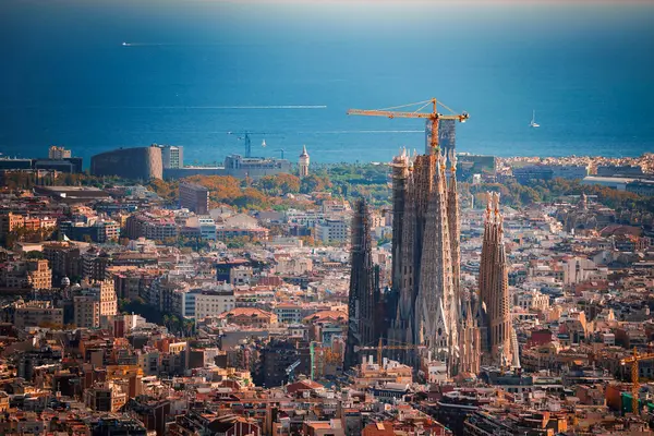 Panoramablick Auf Barcelona Mit Der Unvollendeten Sagrada Familia Mit Ihren Stockfoto