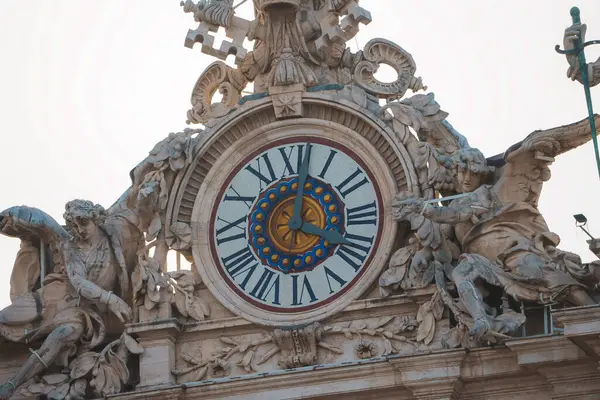 Vista Perto Relógio Topo Cidade Vaticano Timelapse Seta Relógio Movendo — Fotografia de Stock