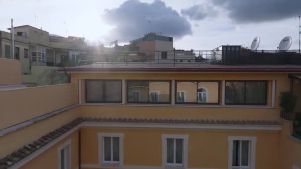 意大利罗马美丽的酒店平台 带酒吧和餐馆的屋顶露台 — 图库视频影像