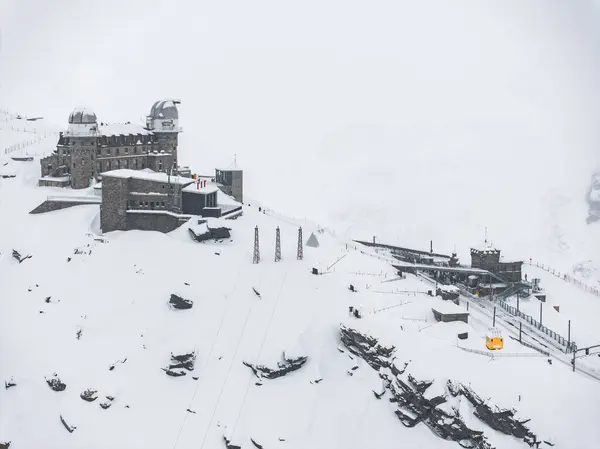 Sviçre Deki Zermatt Kayak Merkezinin Hava Görüntüleri Gözlemevi Kubbeleri Sarı — Stok fotoğraf
