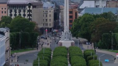 Riga 'nın yukarıdan manzarası çok güzel. Letonya 'nın başkenti Riga' nın panoramik manzarası.