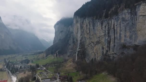 Prachtig Uitzicht Vanuit Lucht Staubbach Watervallen Zwitserland Magisch Panoramisch Uitzicht — Stockvideo