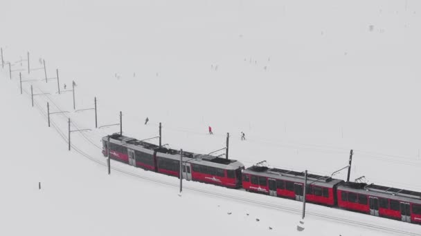 Церматт Швейцарія Поїзд Гонергратбан Прямує Станції Горнерграт Відомому Туристичному Місці — стокове відео
