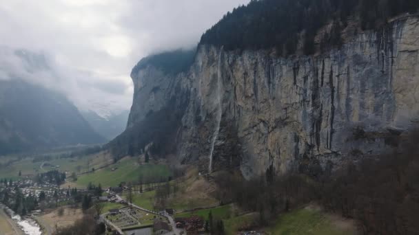 Piękny Widok Lotu Ptaka Staubbach Falls Szwajcarii Magiczny Panoramiczny Widok — Wideo stockowe