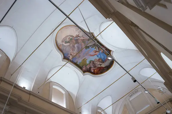 Intérieur Luxueux Rome Avec Fresque Plafond Ornée Figures Classiques Drapées — Photo