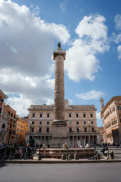 Desfrute Uma Cena Histórica Roma Itália Com Grande Coluna Marco — Fotografia de Stock