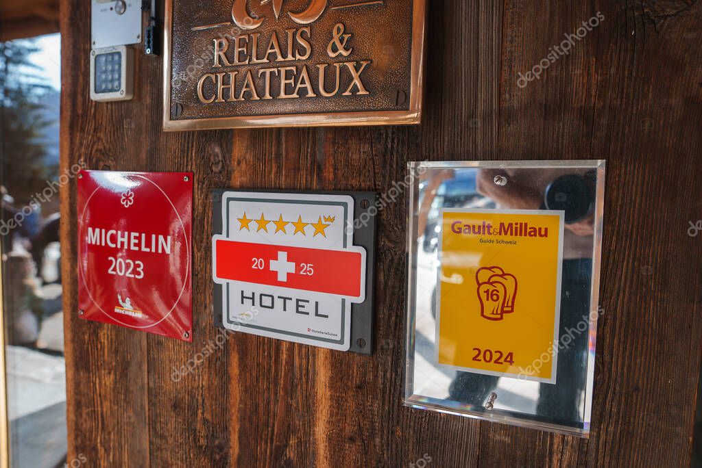 Michelin star 2023 sign on the wall.