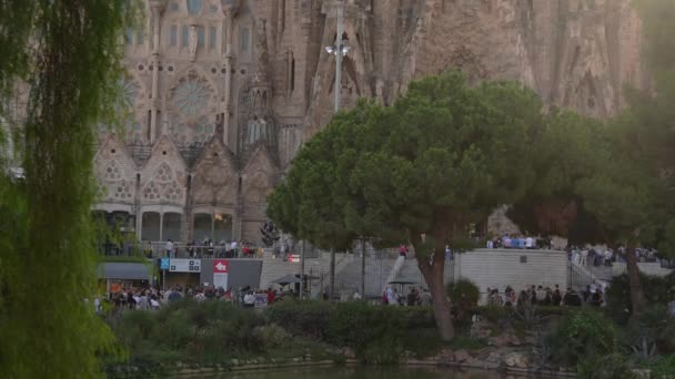 Vista Cercana Basílica Sagrada Familia Barcelona Obra Maestra Antoni Gaudí — Vídeos de Stock