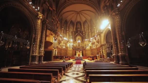 Katalonien Innenraum Der Kirche Von Montserrat Die Abtei Liegt Auf — Stockvideo