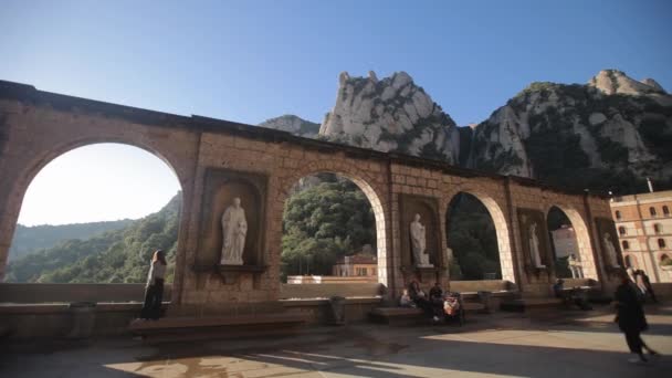 Βαρκελώνη Ισπανία Μονή Montserrat Santa Maria Montserrat Είναι Ένα Μοναστήρι — Αρχείο Βίντεο