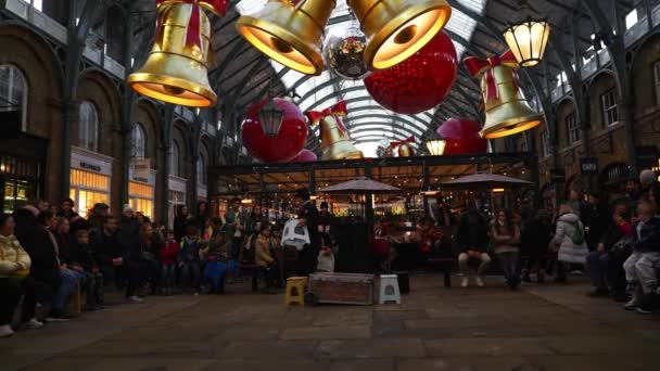 Beautiful Christmas Decorations Lights Covent Garden District London Christmas Spirit — Stock Video
