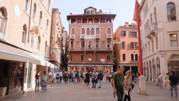 Altstadt Von Venedig Mit Engen Gassen Und Touristen Die Die — Stockvideo